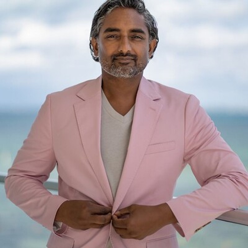 Profile photo of Darren Goonawardana, The Cyborg CEO, co-founder and CEO of Collectiv, a Chicago-based technology entrepreneur and keynote speaker